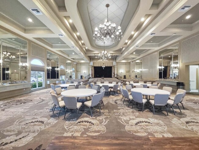 Building Photo - 5058 Glenville Dr