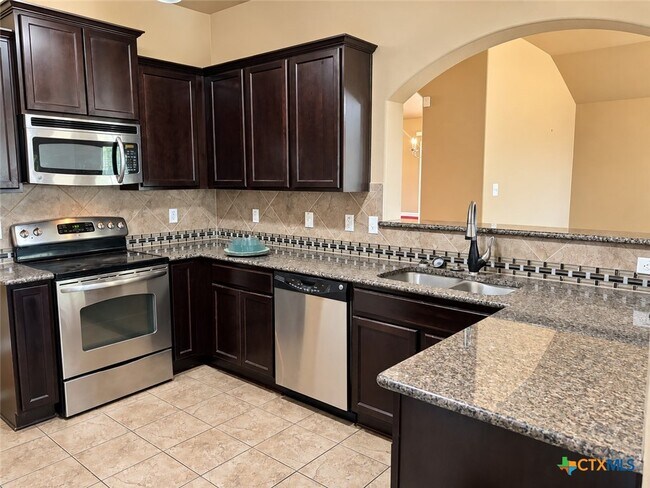 Building Photo - 9402 Cricket Dr