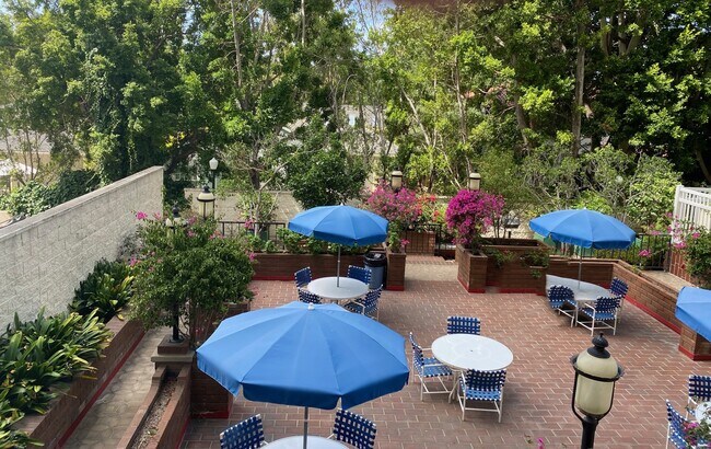 Building Photo - 10535 Wilshire Blvd