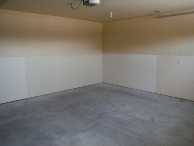 Building Photo - 3737 Laduke St