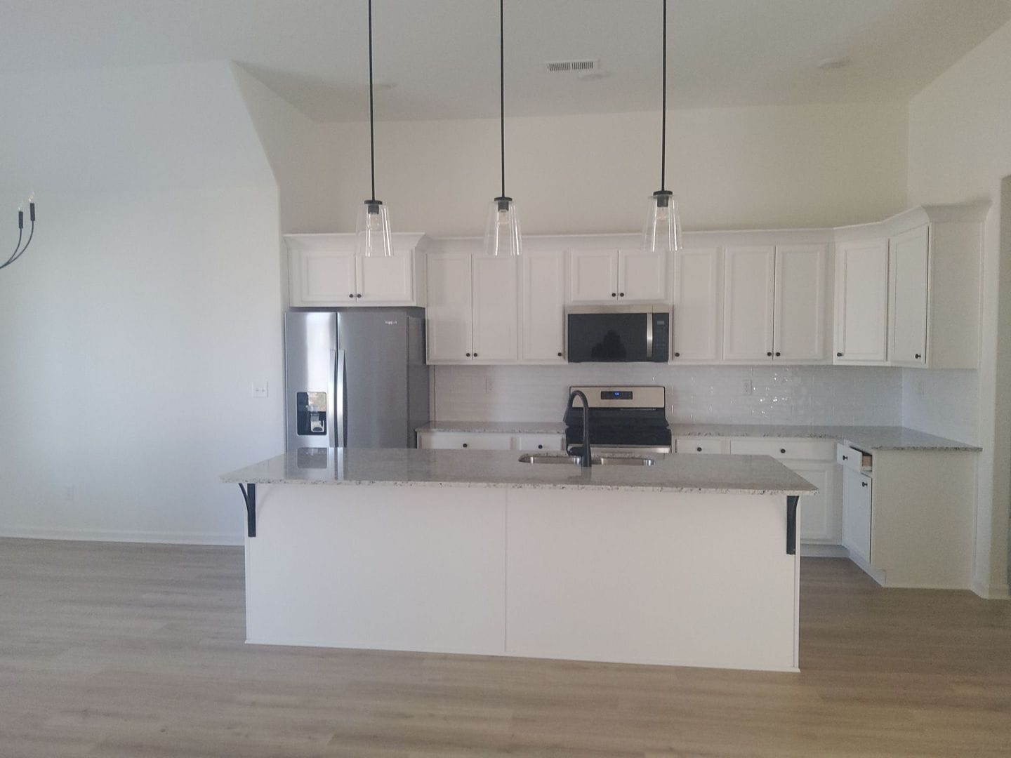 Building Photo - 35 Hillside Dr