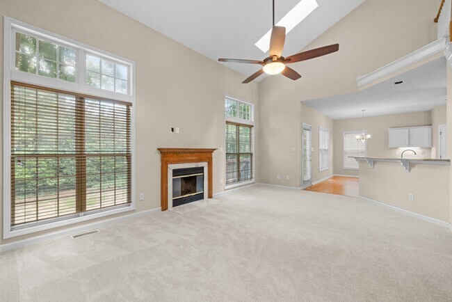 Building Photo - 108 Castlebury Creek Ct