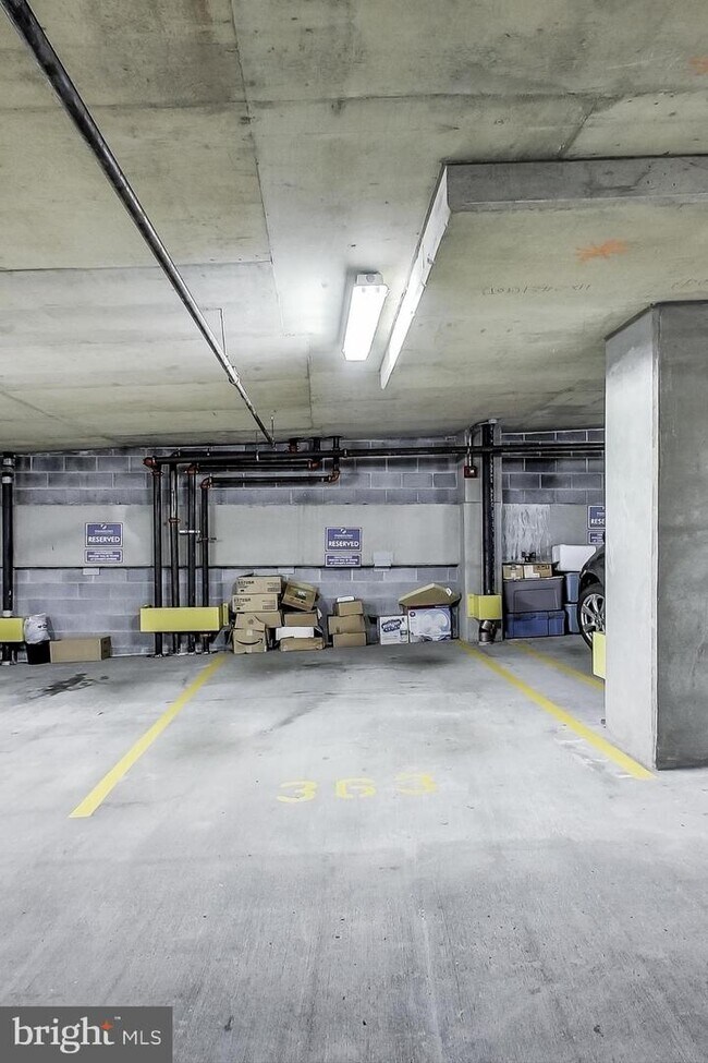 Building Photo - 717 President St