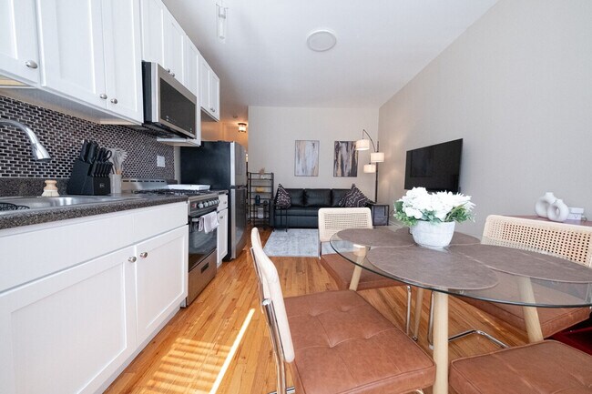 Building Photo - 234 W 112th St