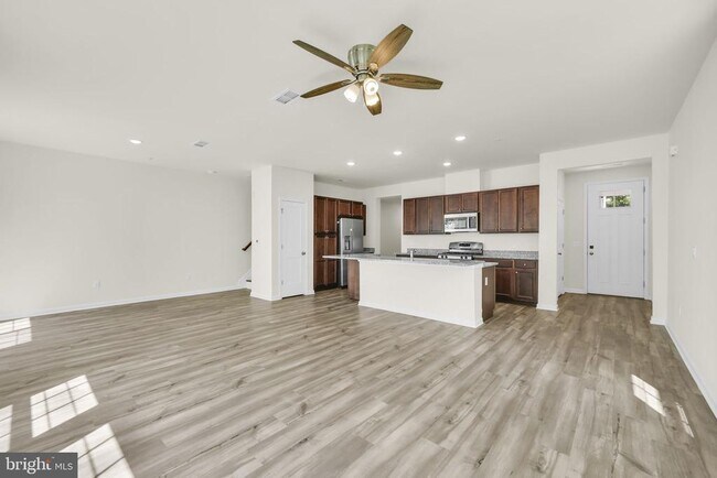 Building Photo - 228 Park Ln