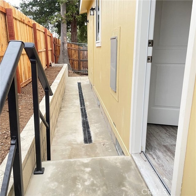 Building Photo - 1455 W Domingo Rd