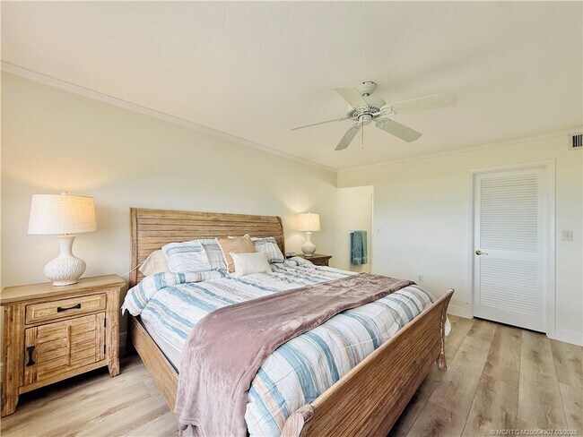 Building Photo - 7410 S Ocean Dr