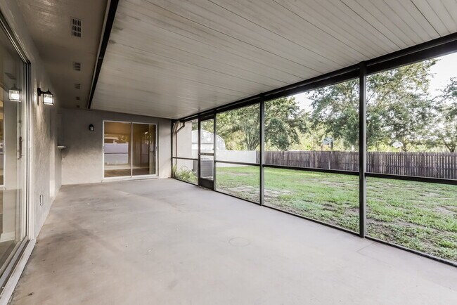 Building Photo - 504 Mahogany Dr