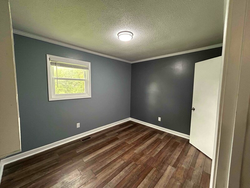 Building Photo - 436 Riverdale Rd