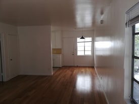 Building Photo - 1342 Yale St