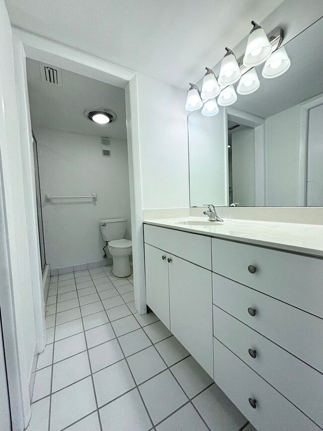 Building Photo - 55+ Community 2/2, Free Water, Pool, Exercise Room