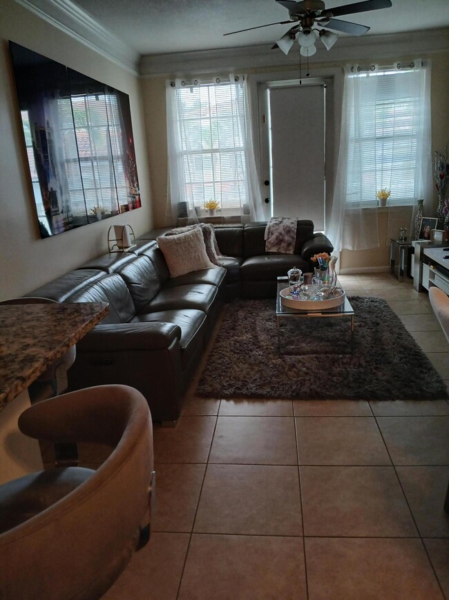 Building Photo - 9833 Baywinds Blvd