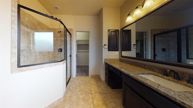 Building Photo - 16807 Chapman Lake Ct
