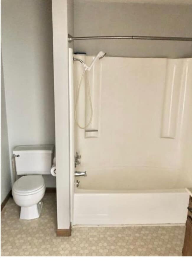 Building Photo - 5372 Big Tyler Rd