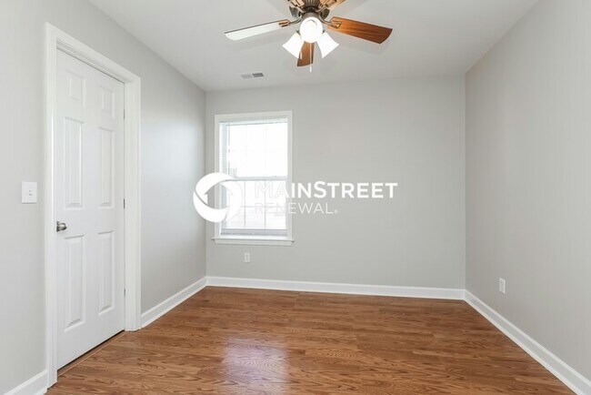 Building Photo - 3 Bedroom Pet-Friendly Home in Thompson's ...