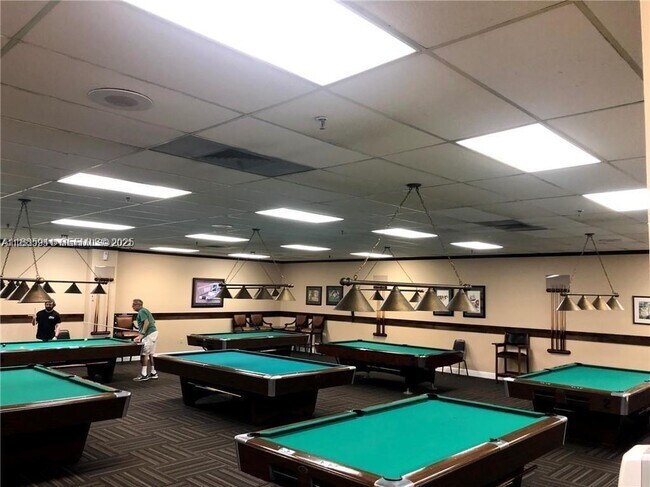 Building Photo - 358 Mansfield I