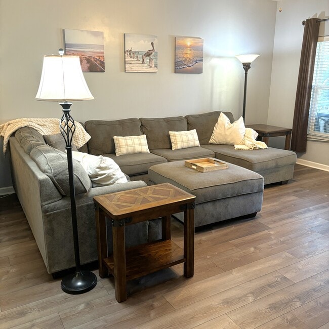 Building Photo - 6253 Catalina Dr