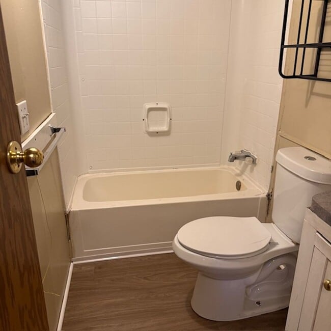 Building Photo - 2bedroom 1 bath Single Wide Mobile Home