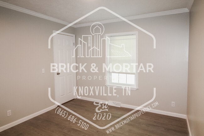 Building Photo - 1733 Lively Rd