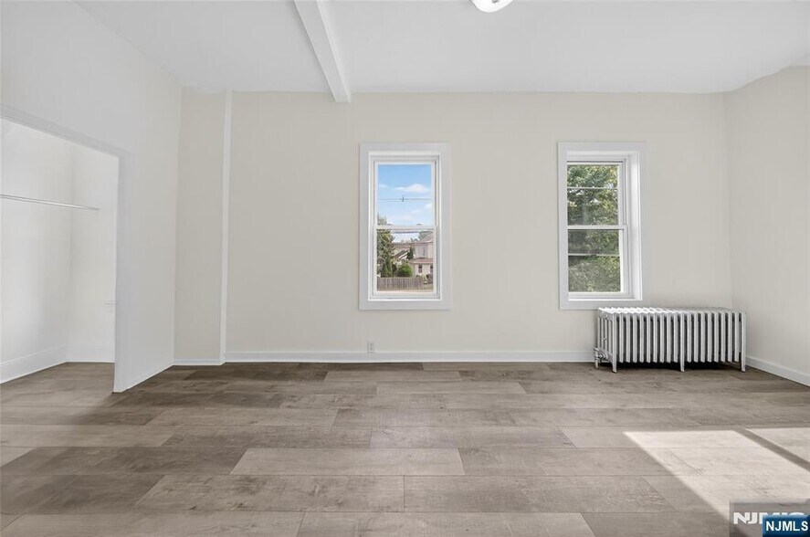 Building Photo - 66 Boulevard