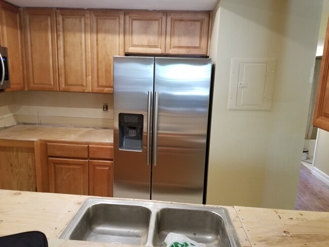 Building Photo - 1904 Heywood St