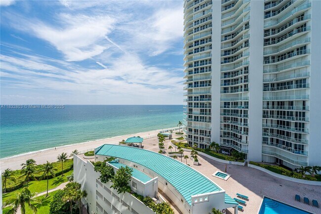Building Photo - 16485 Collins Ave