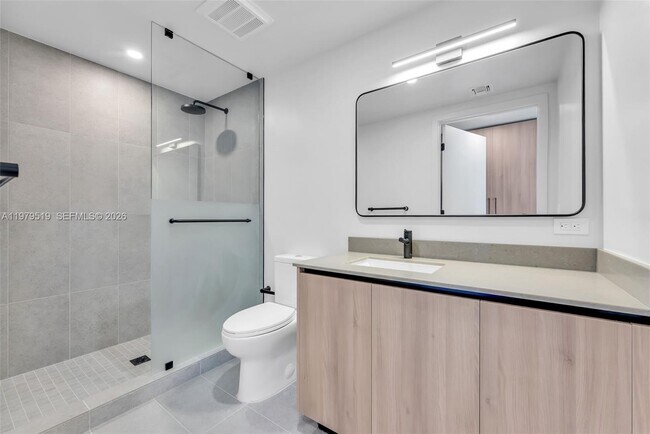 Building Photo - 121 NE 5th St