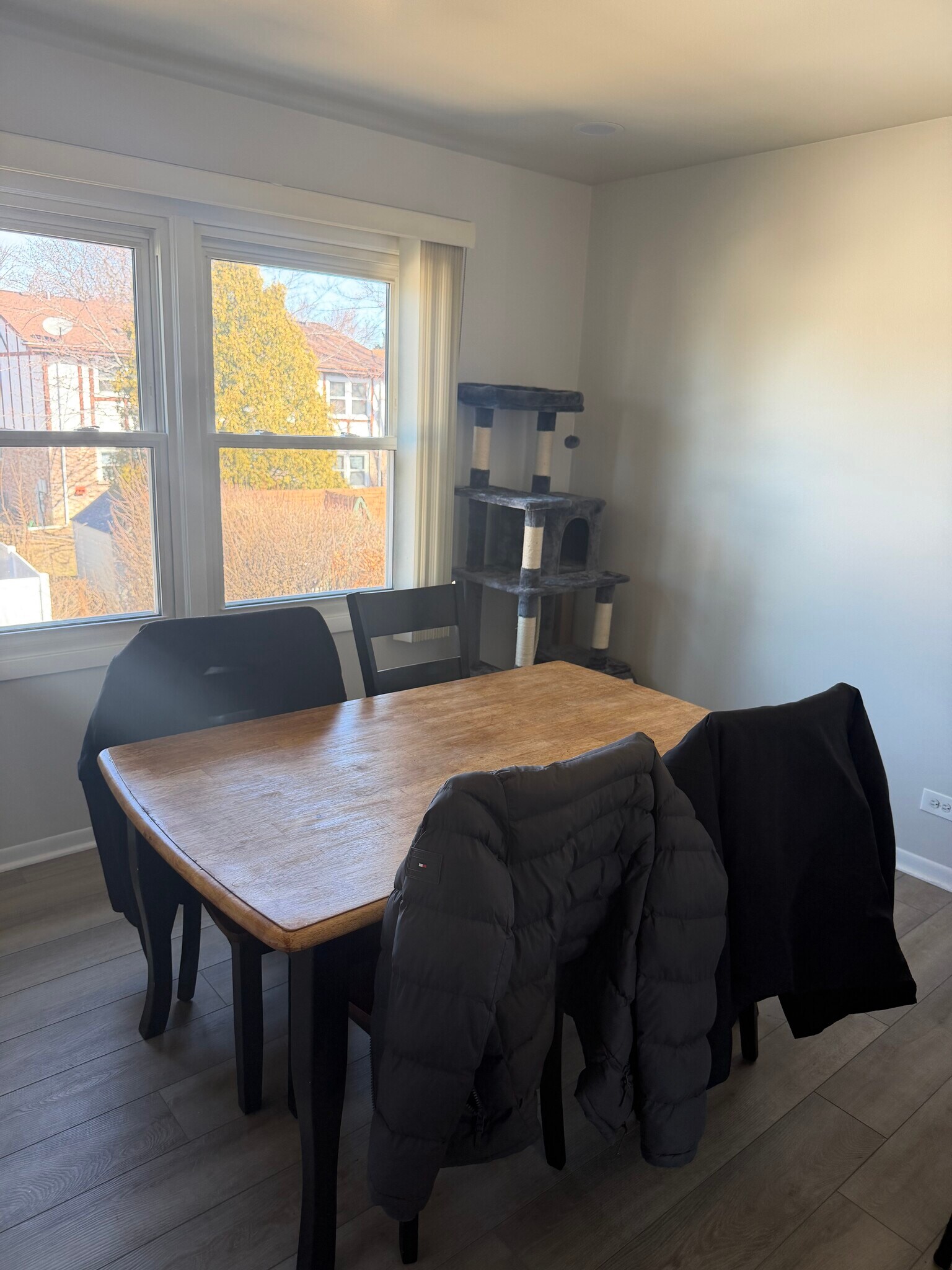 Building Photo - 1002 E Callero Cir