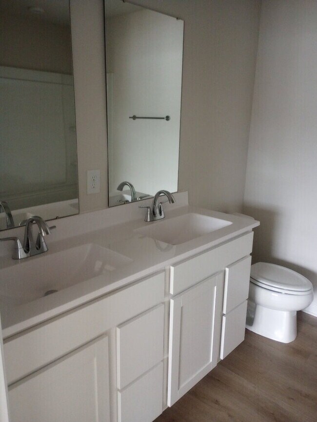 Building Photo - 104 Filly Ln