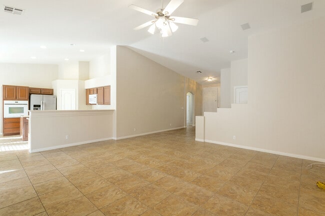 Building Photo - 4 Bedroom Single Story in Southern Highlands