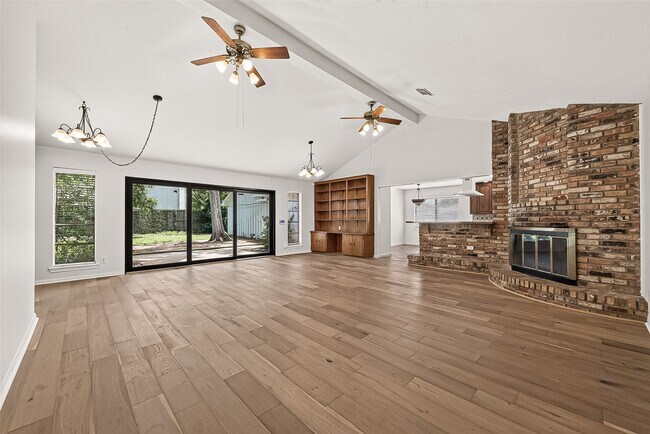 Building Photo - 12411 Pinerock Ln