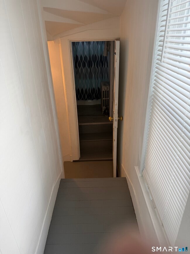 Building Photo - 246 Ledyard St