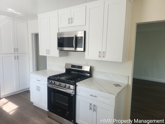 Building Photo - Beautifully Updated Single-Story Home