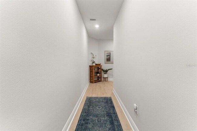 Building Photo - 412 S Albany Ave