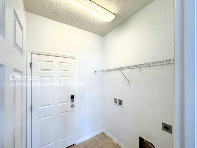 Building Photo - 5110 Claremont Ct