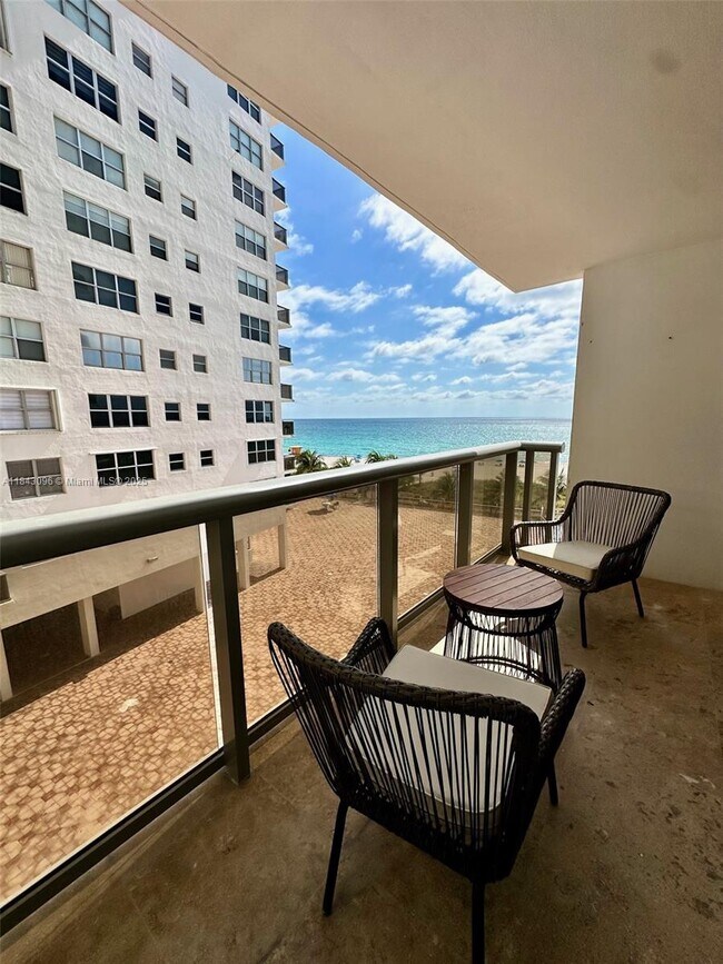 Building Photo - 6039 Collins Ave