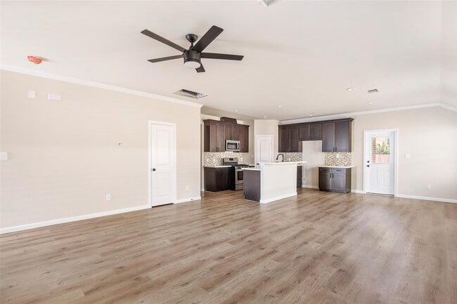 Building Photo - 322 Carlos Leal Dr