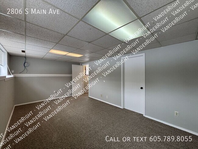 Building Photo - 2806 S Main Ave