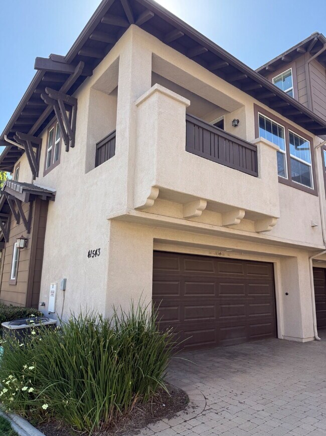 Building Photo - 41543 King Palm Ave