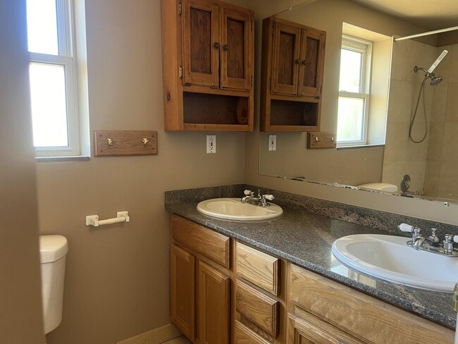 Building Photo - 798 S Coleman St