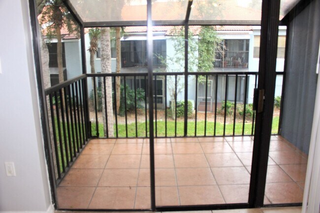 Building Photo - Lovely Condo for rent
