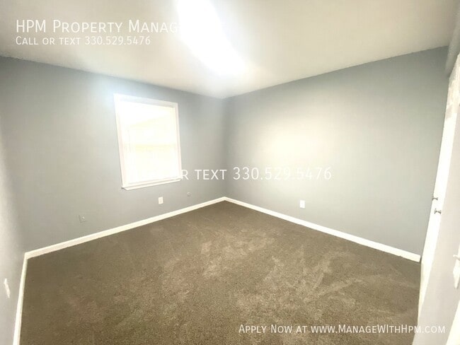 Building Photo - 1021 Pittsburg Ave NW