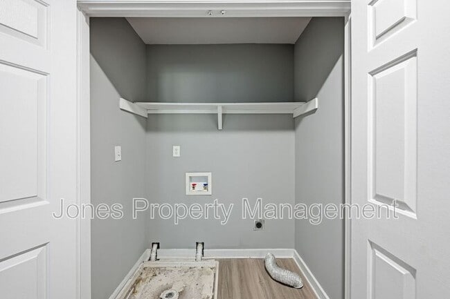 Building Photo - 322 N Key St