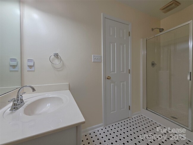 Building Photo - 8844 Treyburn Dr