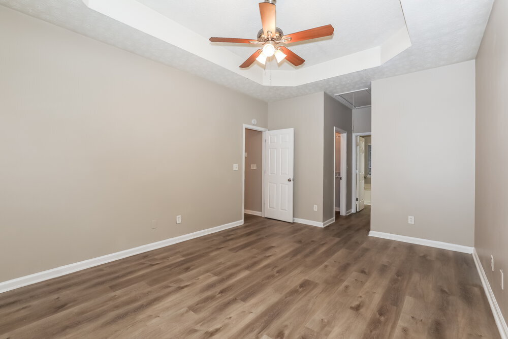 Building Photo - 7430 Royale Ln