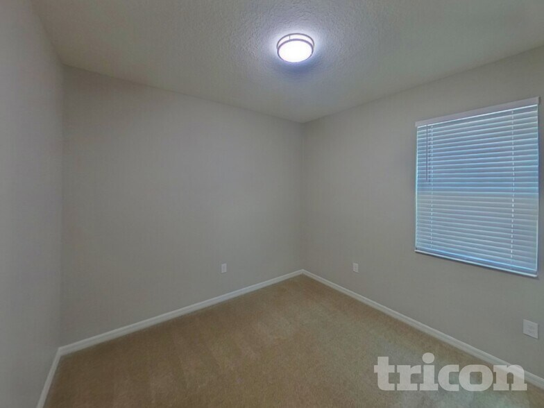 Building Photo - 10710 Southern Forest Dr