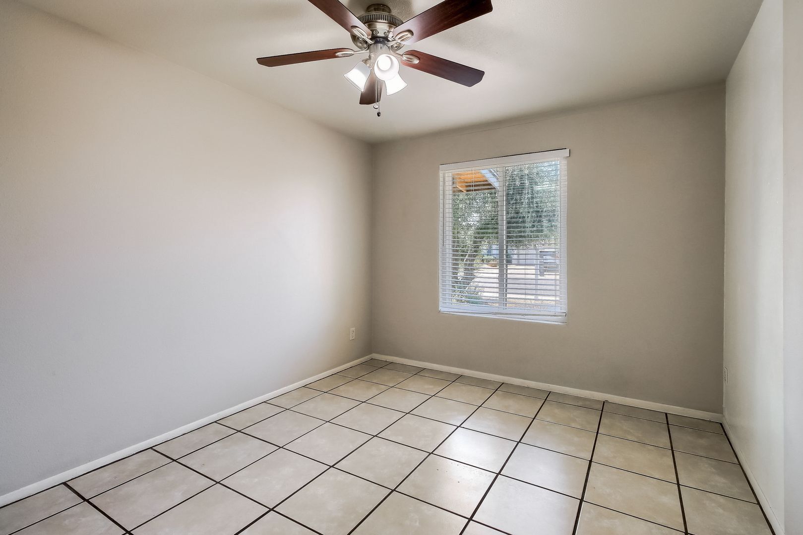 Building Photo - 1516 E Palmcroft Dr