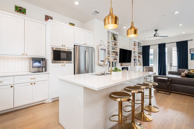 Building Photo - 1747 Ojeman Spring Ln