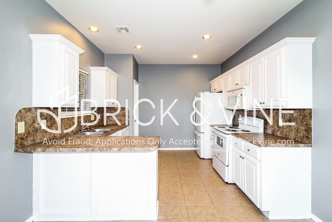 Building Photo - 4213 Hunterfield Ave