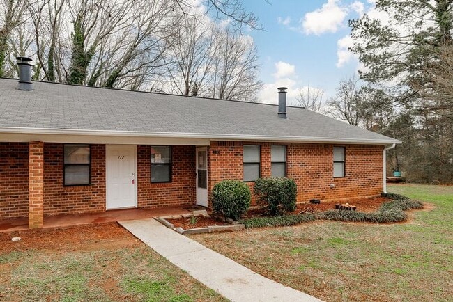 Building Photo - 110 Upland Ct